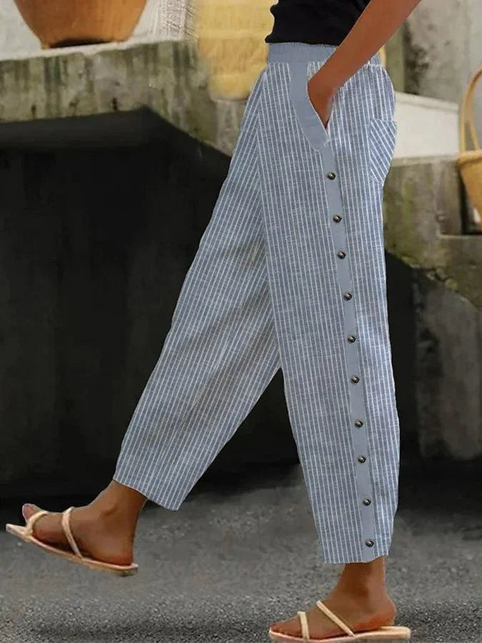 CD | Pantaloni casual cu închidere cu buton și model în dungi