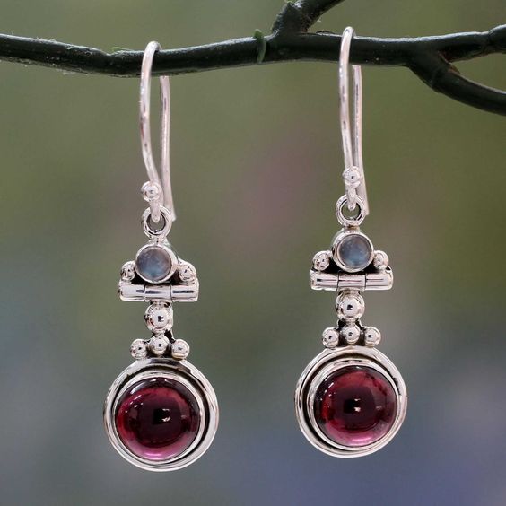 Dangling Garnet Crystla Silver Earrings