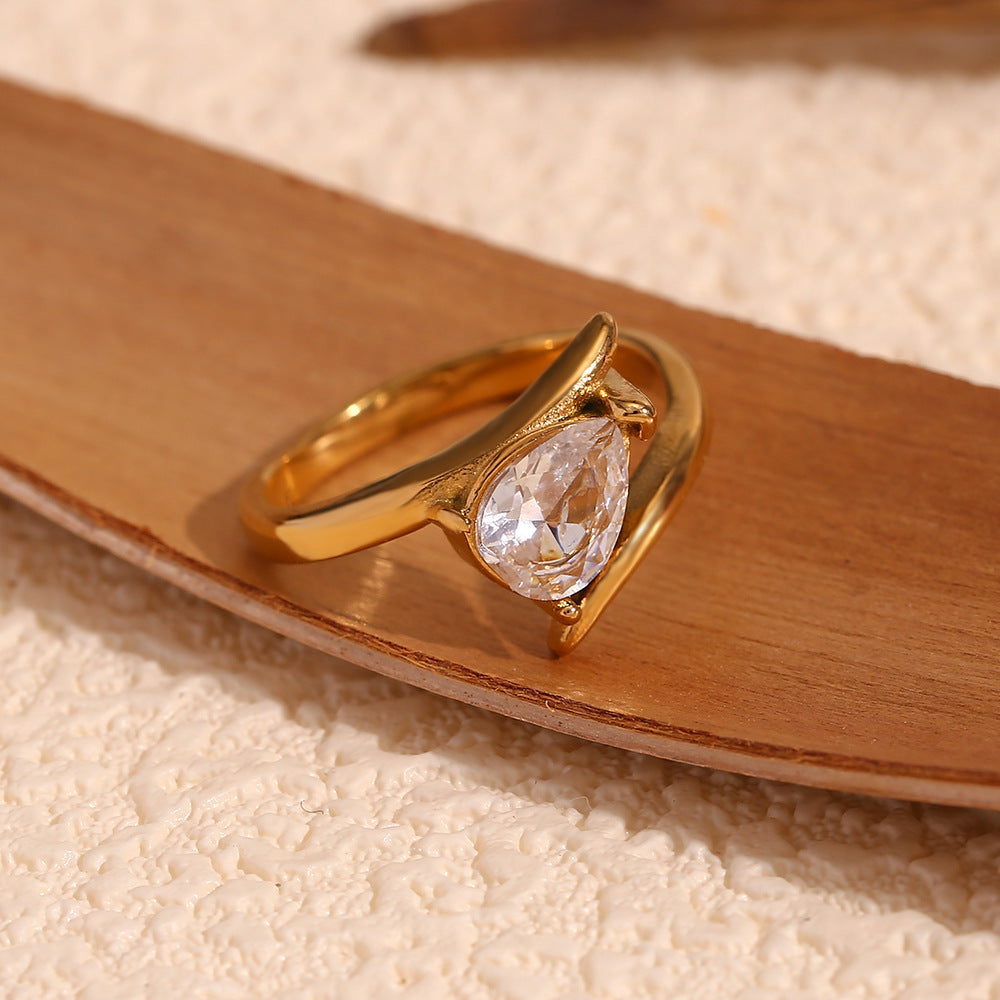 Elegant Crystal Gold Ring