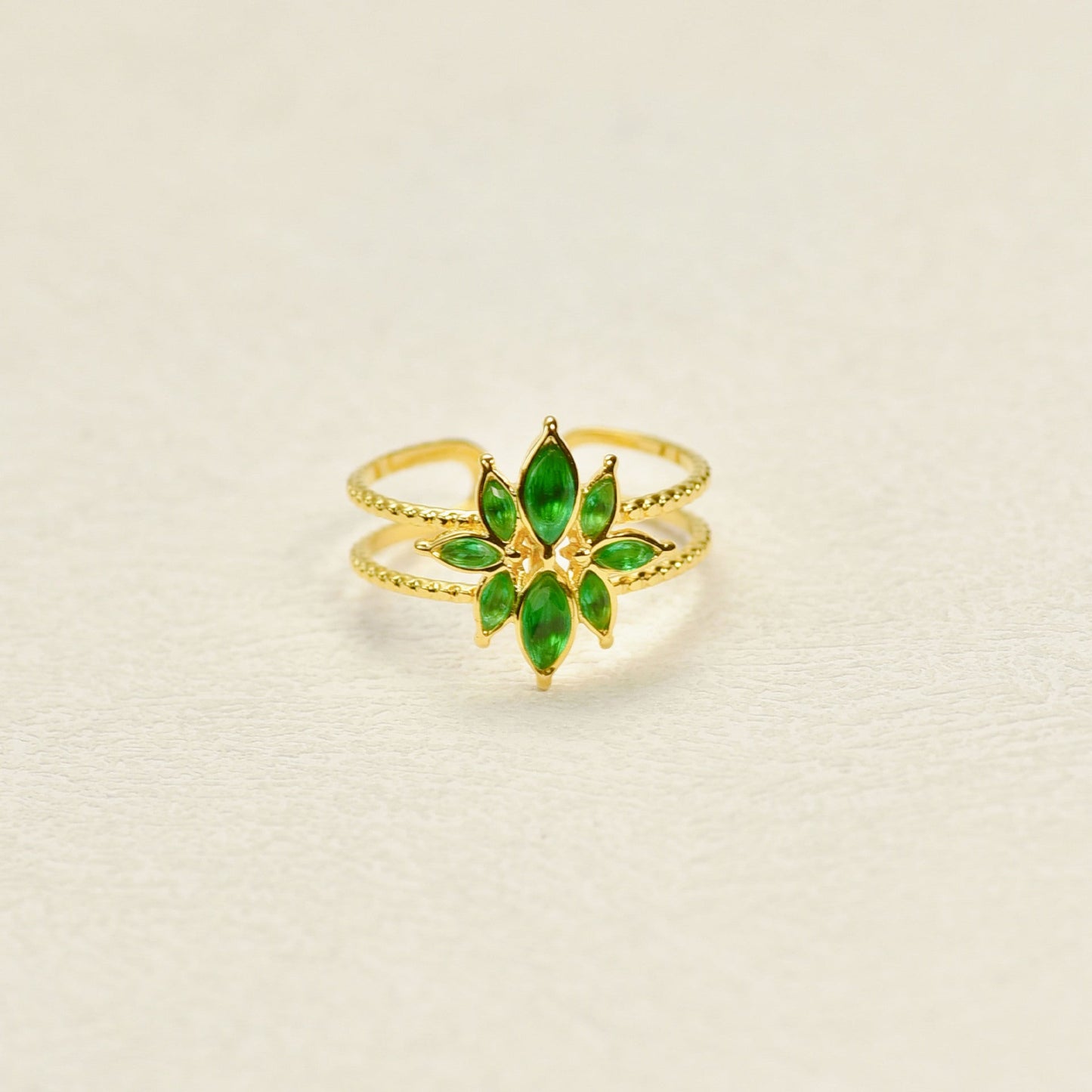 Elegant Emerald Flower Ring