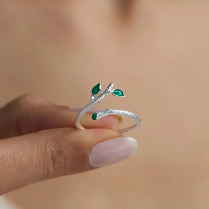 Elegant Emerald Ring