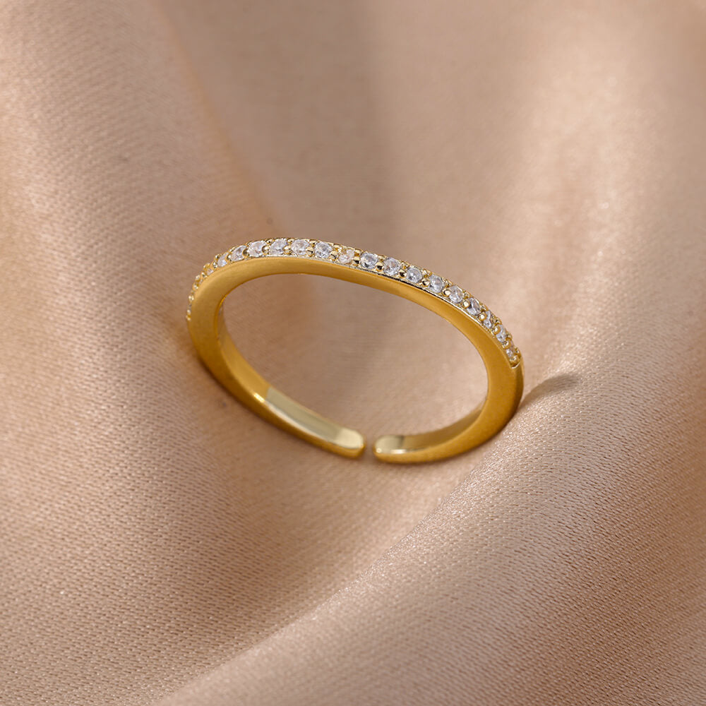 Elegant Gold Diamond Ring