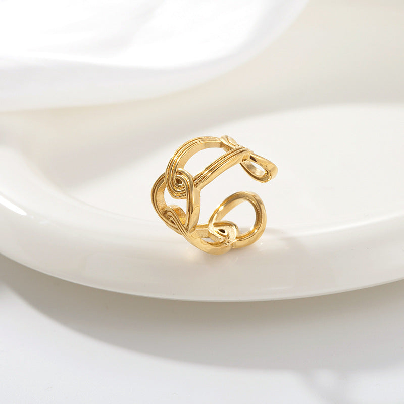 Elegant Gold Knot Ring