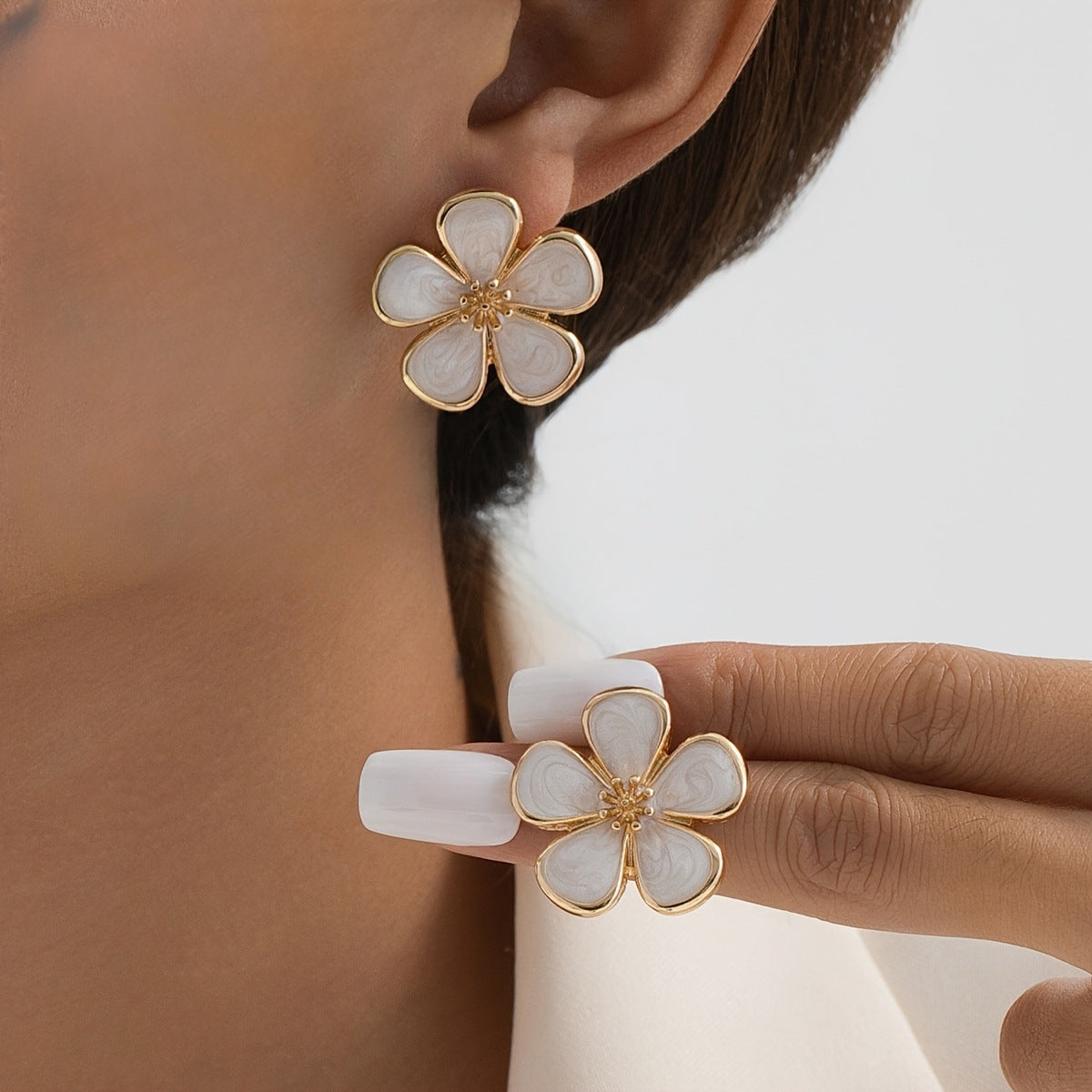 Elegant Pearl Flower Earrings