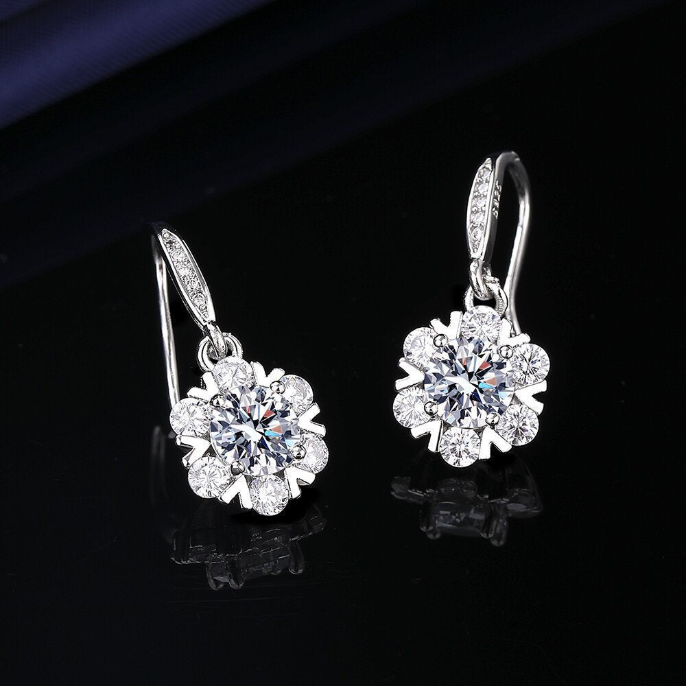 Elegant Round Crystal Snowflake