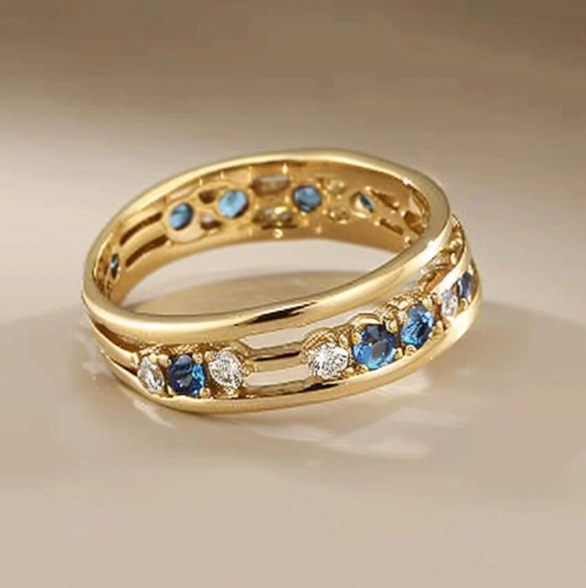Elegant Sapphire Diamond Ring