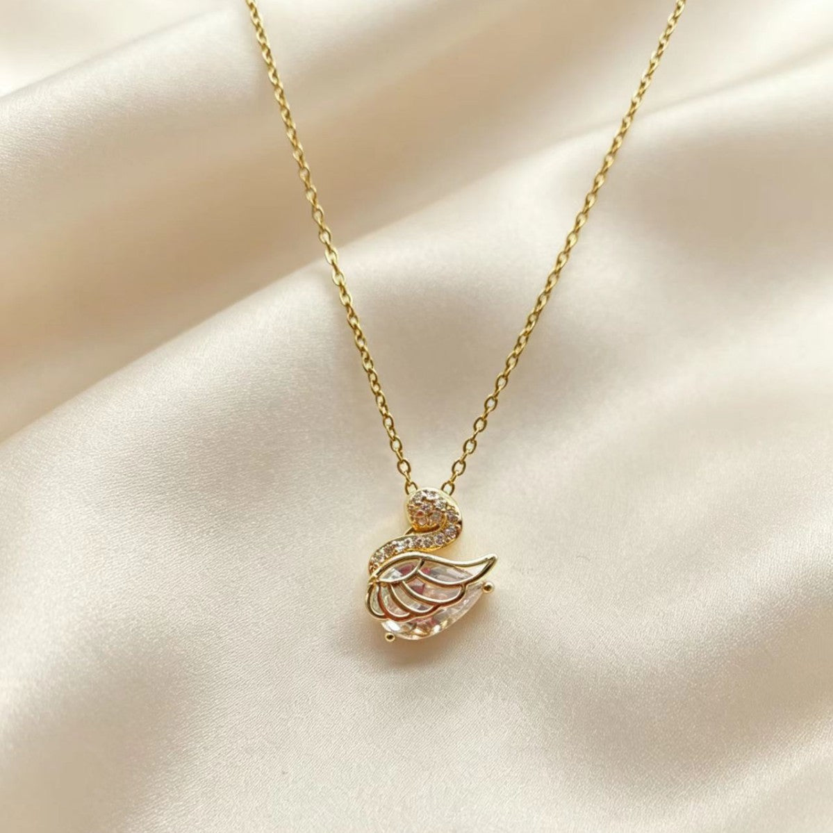 Elegant Swan Necklace