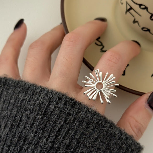 Minimalist Daisy Ring
