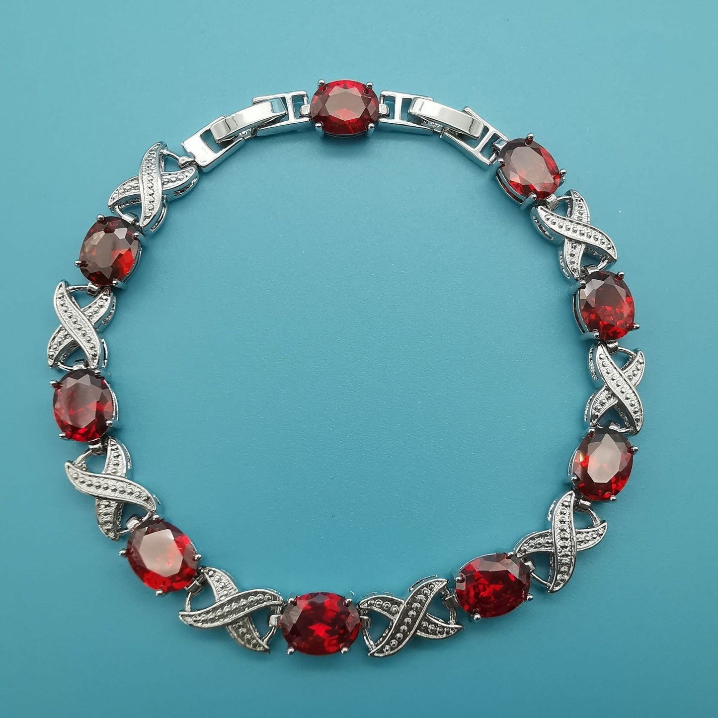 Alendra Flameaux Bracelet | White Gold