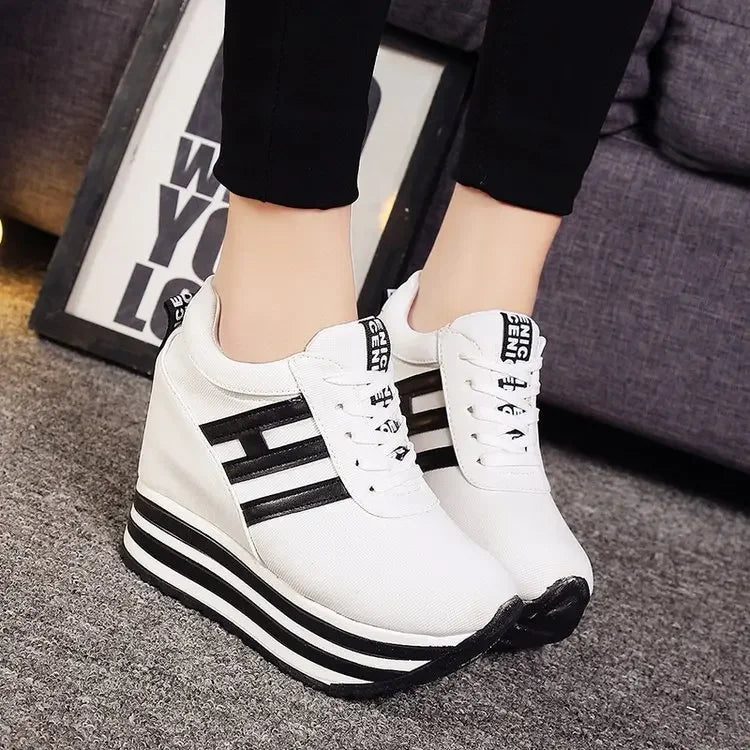 Ortopedice Adidași versatile și de susținere