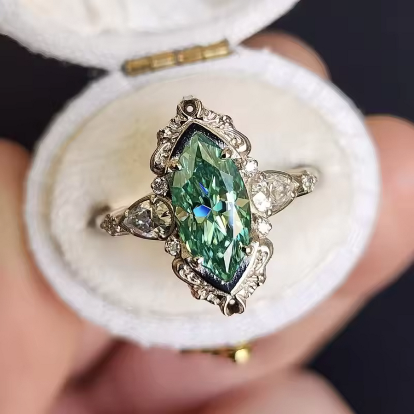 Vaelira Thornewyn Ring