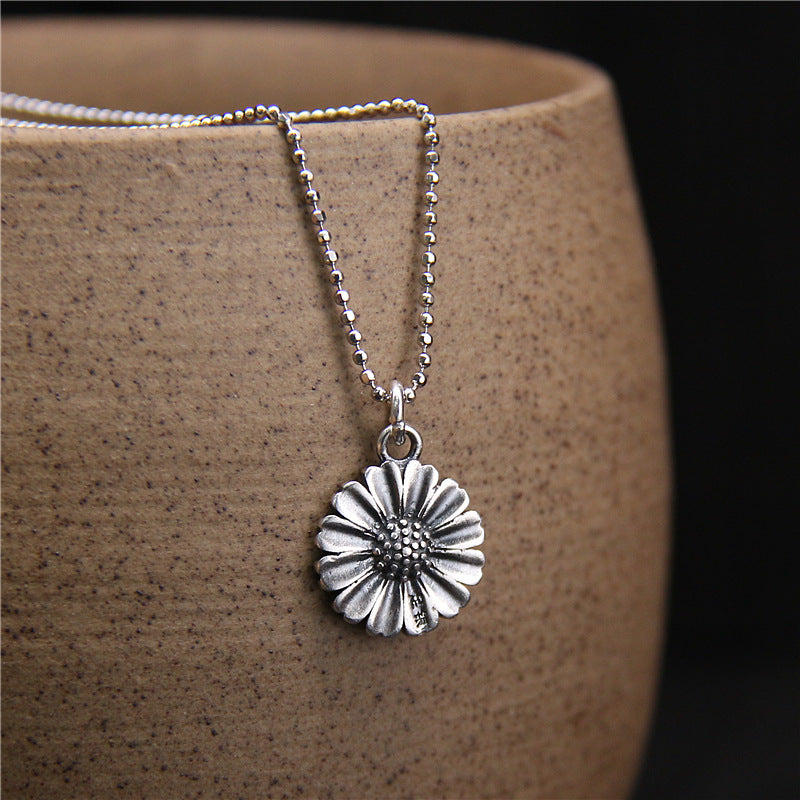 Vintage Daisy Necklace