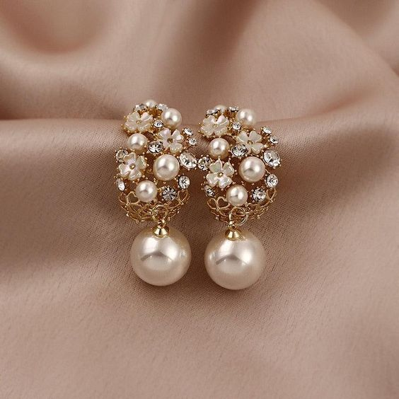 Luxe Classic Pearl Earrings