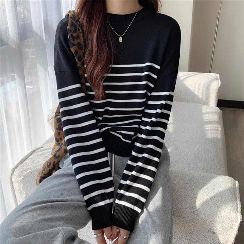 CD | Pulover solid cu gât rotund
