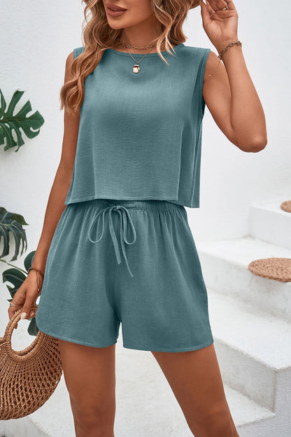 CD | Tricou cu gât rotund și pantaloni scurți cu cordon