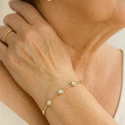Bracelet With Zircons in Gold