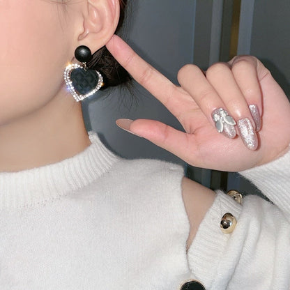 Dark Heart Earrings In Gold