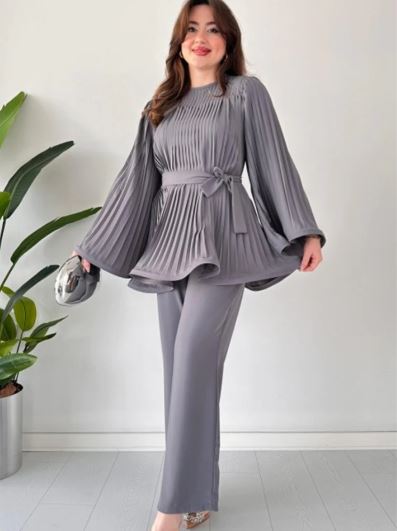 CD | Top și pantaloni cu pliuri și formă evazată