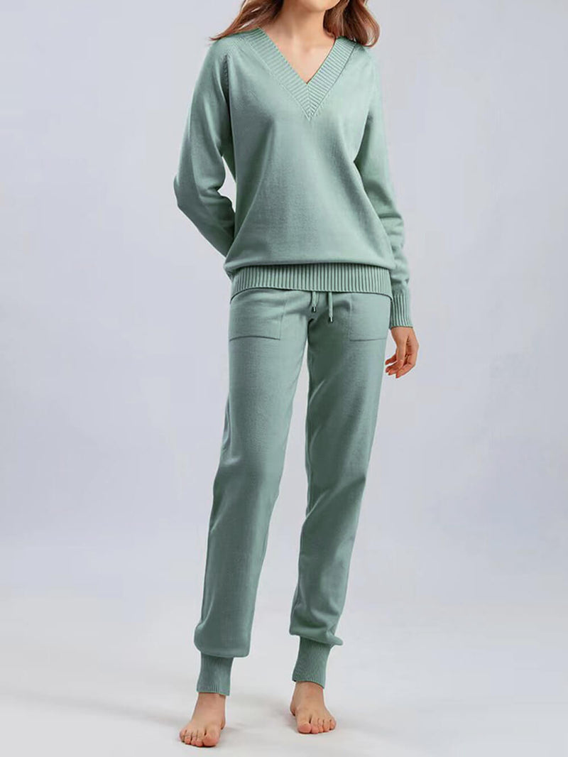 Elegantly Designed Pullover