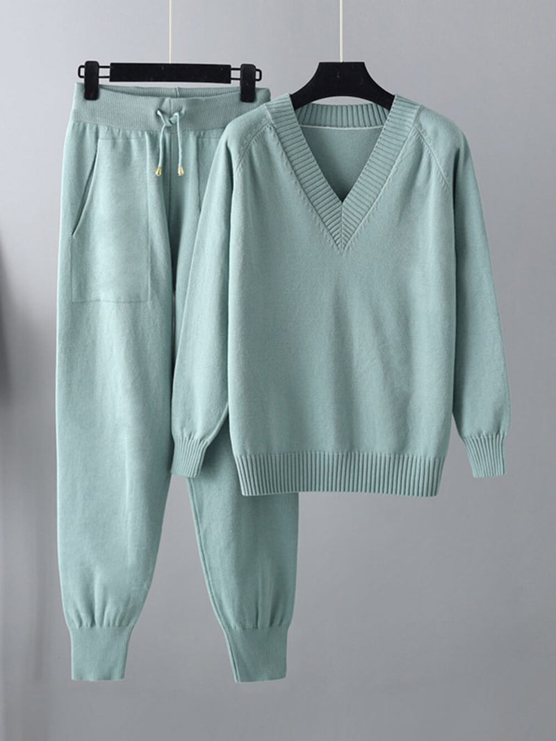 Elegantly Designed Pullover