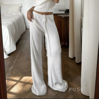 Classic Vintage Pants with a Flattering Fit