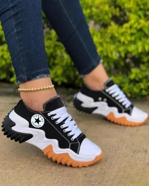 CD | Adidași cu șireturi Muffin cu epoleți și inserții contrastante