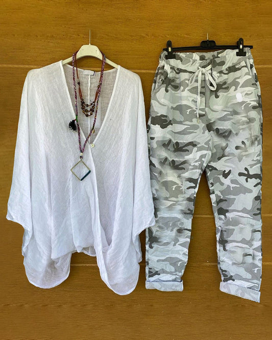 CD | Set de pantaloni și bluză cu model de camuflaj