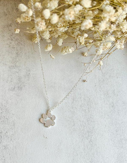 Elegant Silver Paw Necklace ��� Stainless Steel