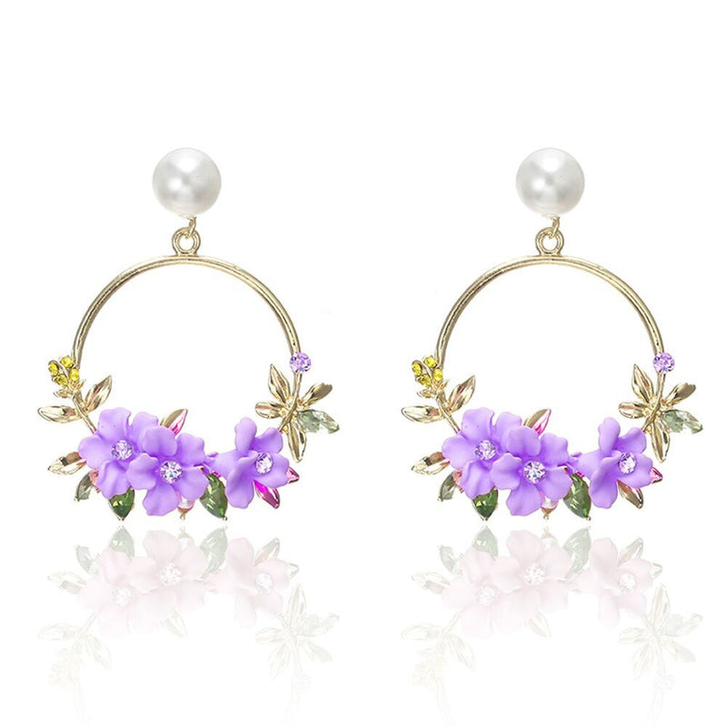 Flower And Pearl Earrings In Gold
