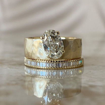 Inlaid Oval Crystal Gold Ring Set