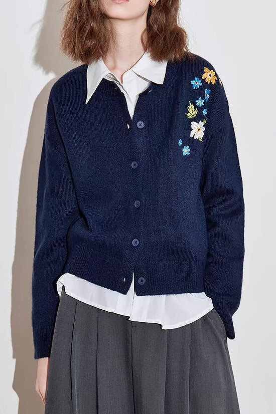 Timeless Vintage Style Blouse