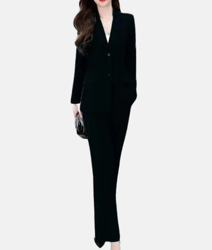CD | Costum elegant cu pantaloni și blazer potrivit