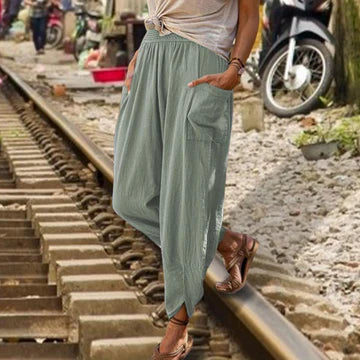CD | Pantaloni la modă pentru femei