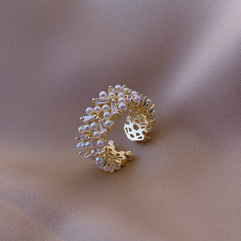 Luxury Pearl Ring In Gold