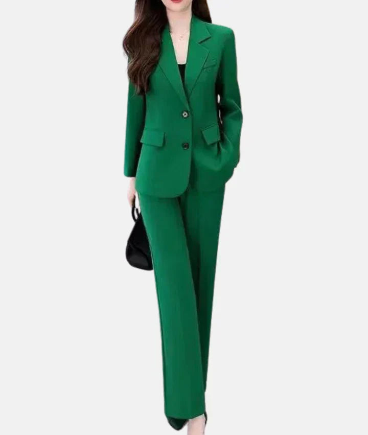 CD | Costum elegant cu pantaloni și blazer potrivit