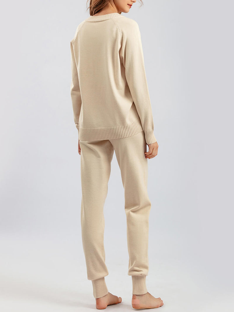 Elegantly Designed Pullover