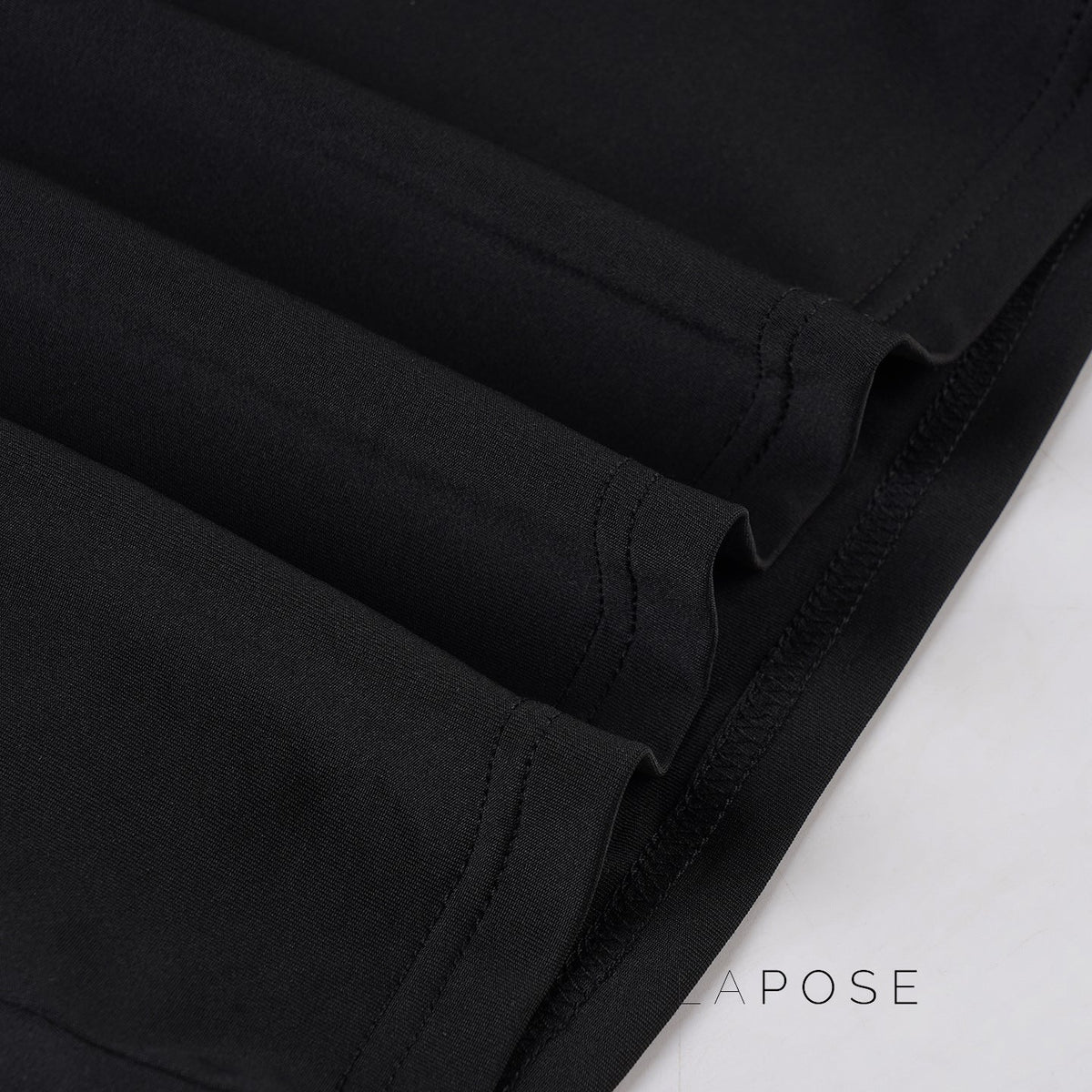 Well Tailored Top with a Graceful Silhouette