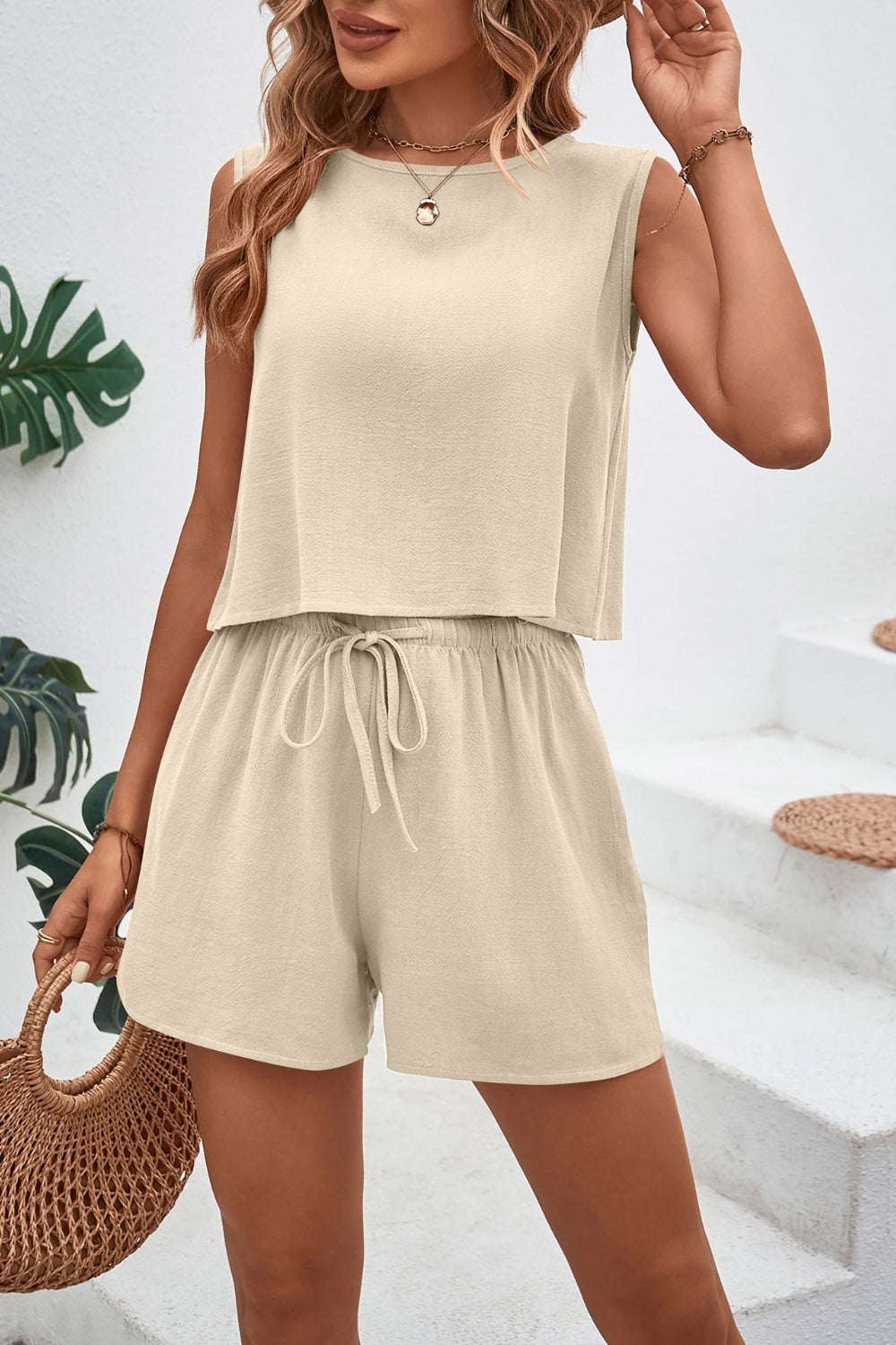 CD | Tricou cu gât rotund și pantaloni scurți cu cordon