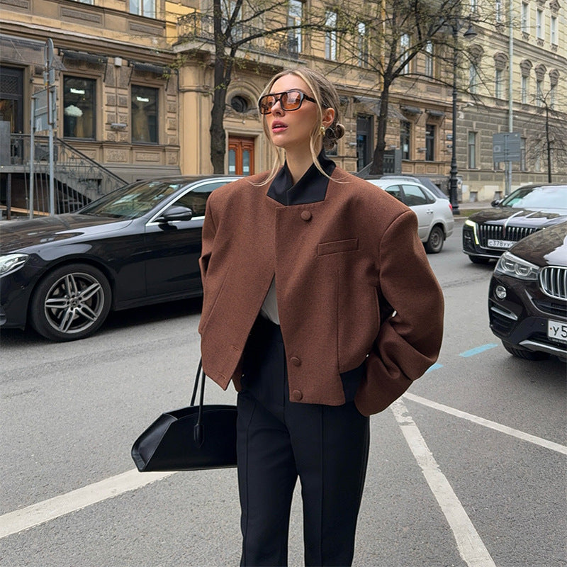 Effortlessly Elegant Jacket with a Timeless Design