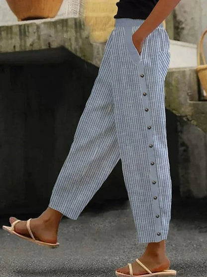 CD | Pantaloni casual cu închidere cu buton și model în dungi