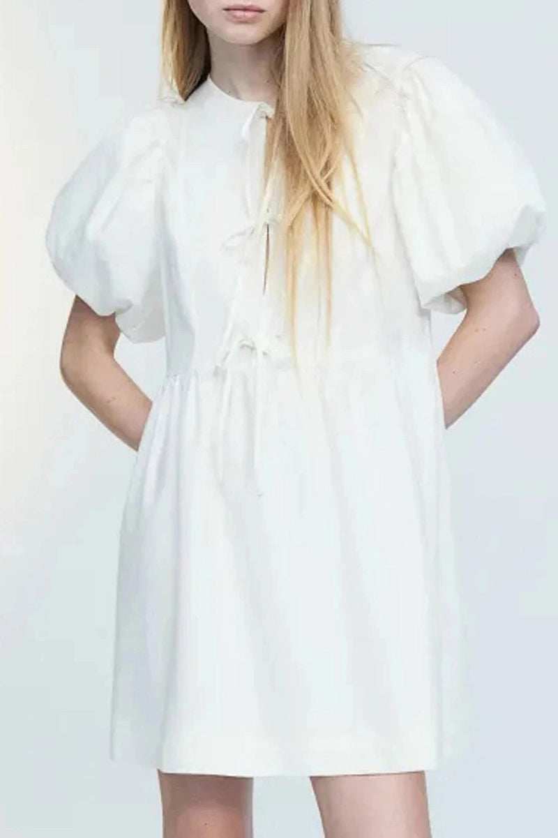Beautifully Finished Dress in a Timeless Design