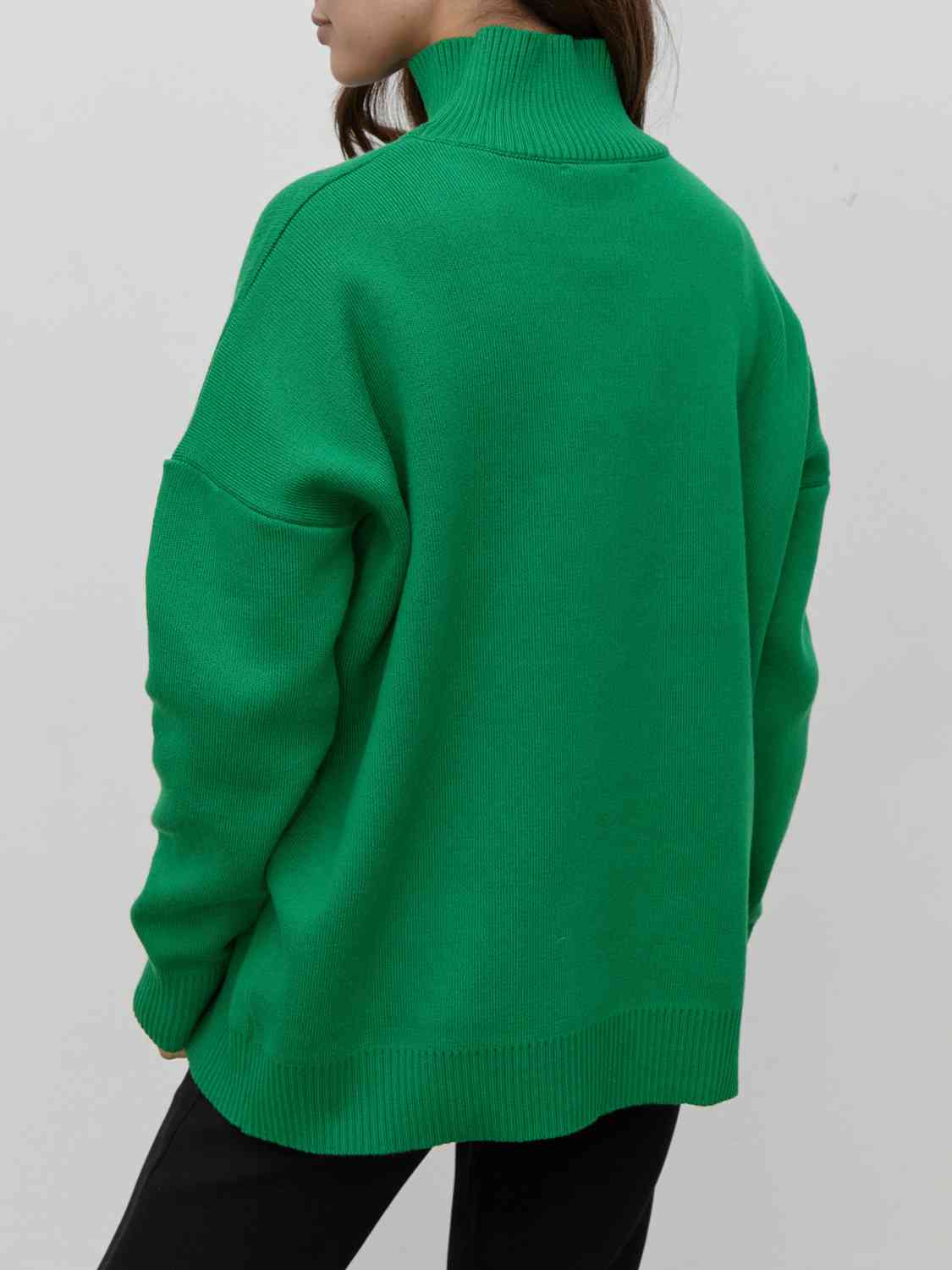 CD | Pulover la modă și minimalist