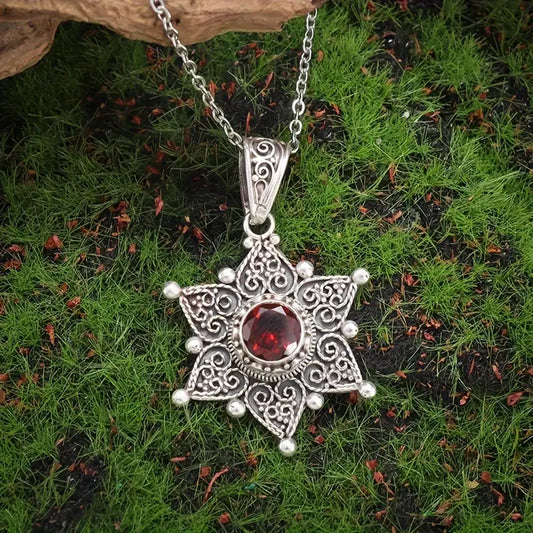 White Gold Carmalyth Necklace