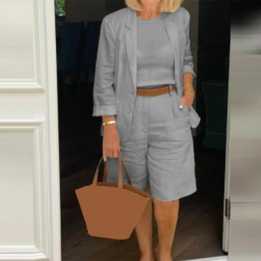 CD | Ansamblu luxos cu blazer și pantaloni scurți pentru femei