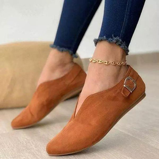 CD | Pantofi eleganți din piele de căprioară cu detaliu elegant cu cataramă