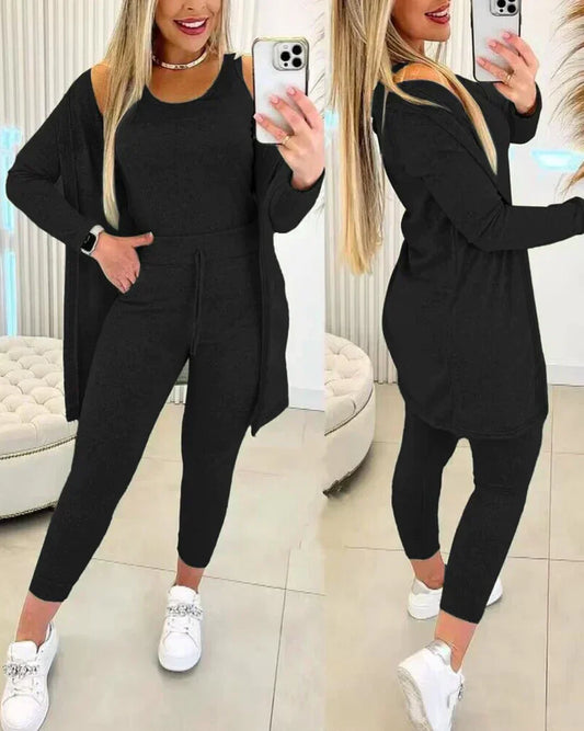 CD | Set din trei piese cu top cu gât rotund, pantaloni și cardigan