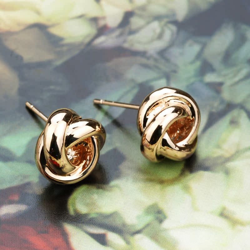 Classic Gold Knot Earrings