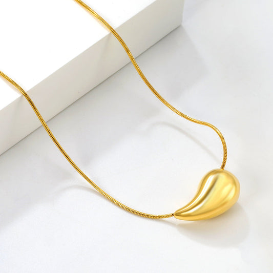 Classic Gold Pendant Necklace
