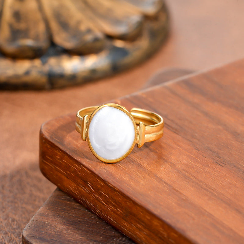 Classic Pearl Ring