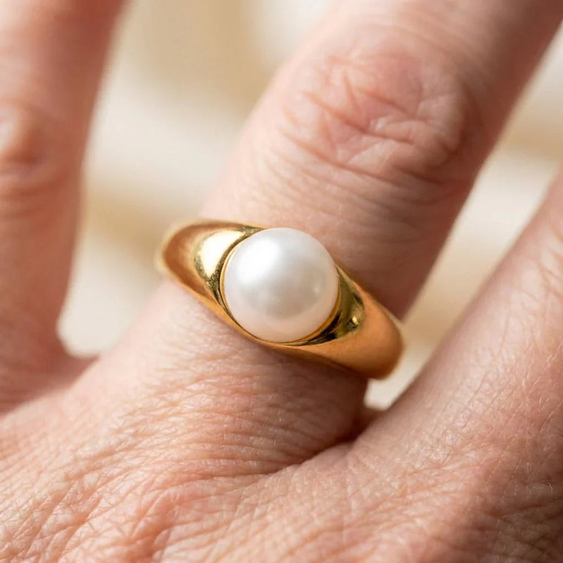 Classic Pearl Ring